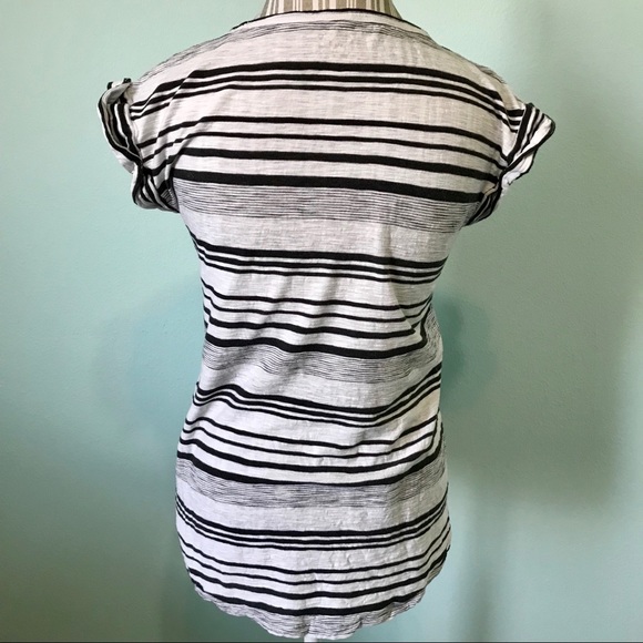GAP Black & White Stripe Top Size Medium - Picture 3 of 5